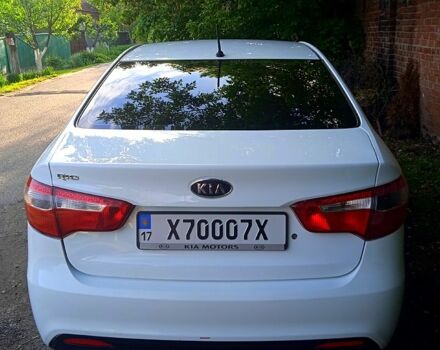 Белый Киа Рио, объемом двигателя 1.4 л и пробегом 170 тыс. км за 7000 $, фото 3 на Automoto.ua