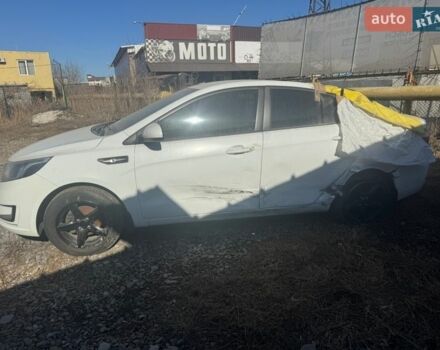 Белый Киа Рио, объемом двигателя 1.4 л и пробегом 147 тыс. км за 2700 $, фото 3 на Automoto.ua