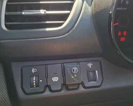 Белый Киа Рио, объемом двигателя 1.59 л и пробегом 210 тыс. км за 6800 $, фото 12 на Automoto.ua