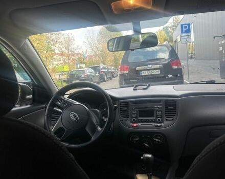 Белый Киа Рио, объемом двигателя 1.4 л и пробегом 158 тыс. км за 5800 $, фото 17 на Automoto.ua
