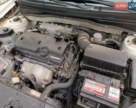 Білий Кіа Ріо, об'ємом двигуна 1.4 л та пробігом 202 тис. км за 5000 $, фото 26 на Automoto.ua