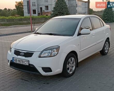 Білий Кіа Ріо, об'ємом двигуна 1.4 л та пробігом 202 тис. км за 5000 $, фото 7 на Automoto.ua