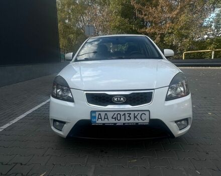 Белый Киа Рио, объемом двигателя 1.4 л и пробегом 158 тыс. км за 5800 $, фото 11 на Automoto.ua