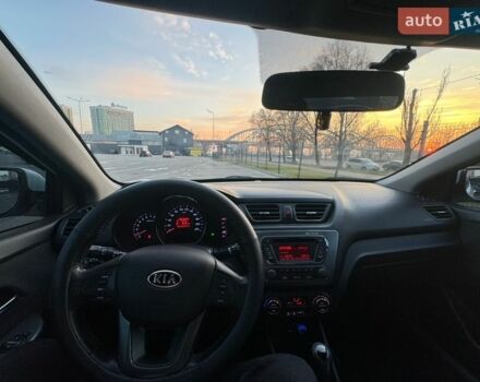 Белый Киа Рио, объемом двигателя 1.59 л и пробегом 257 тыс. км за 7600 $, фото 5 на Automoto.ua