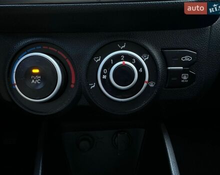 Білий Кіа Ріо, об'ємом двигуна 1.4 л та пробігом 162 тис. км за 6999 $, фото 29 на Automoto.ua