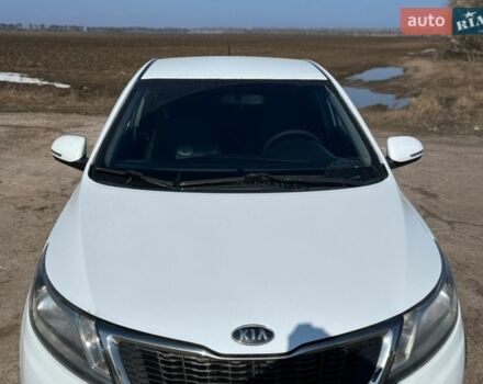 Білий Кіа Ріо, об'ємом двигуна 1.59 л та пробігом 220 тис. км за 6000 $, фото 1 на Automoto.ua