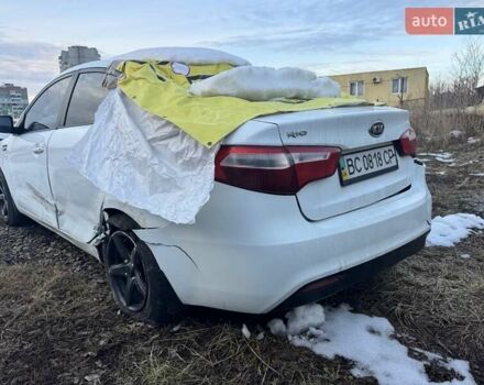 Білий Кіа Ріо, об'ємом двигуна 1.4 л та пробігом 160 тис. км за 2999 $, фото 6 на Automoto.ua