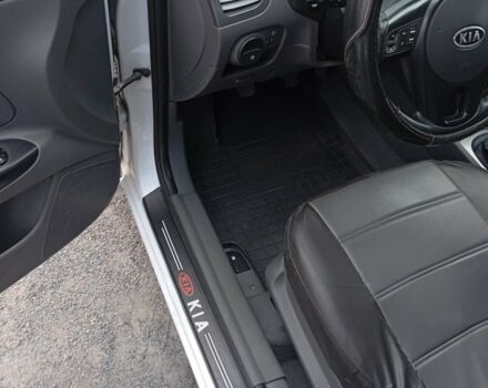 Белый Киа Рио, объемом двигателя 1.4 л и пробегом 191 тыс. км за 4600 $, фото 5 на Automoto.ua