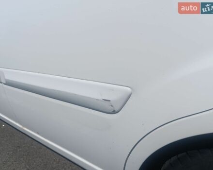 Білий Кіа Ріо, об'ємом двигуна 1.4 л та пробігом 157 тис. км за 4900 $, фото 15 на Automoto.ua