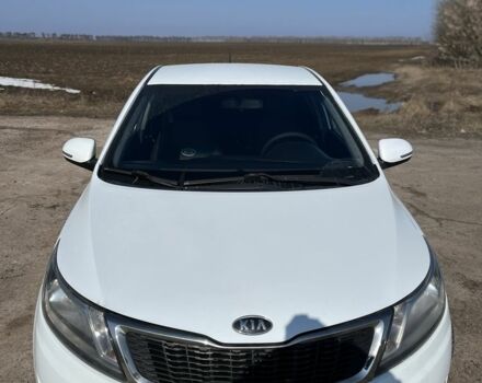 Білий Кіа Ріо, об'ємом двигуна 1.6 л та пробігом 220 тис. км за 6000 $, фото 1 на Automoto.ua