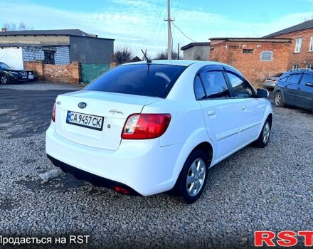 Белый Киа Рио, объемом двигателя 1.4 л и пробегом 220 тыс. км за 6350 $, фото 4 на Automoto.ua