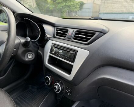 Белый Киа Рио, объемом двигателя 1.4 л и пробегом 157 тыс. км за 6200 $, фото 10 на Automoto.ua