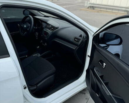 Белый Киа Рио, объемом двигателя 1.6 л и пробегом 253 тыс. км за 7400 $, фото 8 на Automoto.ua