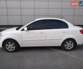 Белый Киа Рио, объемом двигателя 1.4 л и пробегом 260 тыс. км за 6400 $, фото 1 на Automoto.ua