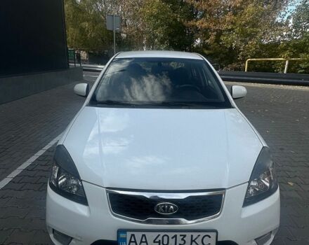 Белый Киа Рио, объемом двигателя 1.4 л и пробегом 158 тыс. км за 5800 $, фото 13 на Automoto.ua