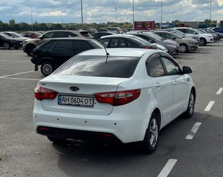 Білий Кіа Ріо, об'ємом двигуна 1.4 л та пробігом 218 тис. км за 5750 $, фото 5 на Automoto.ua