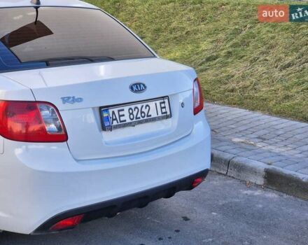 Белый Киа Рио, объемом двигателя 1.4 л и пробегом 128 тыс. км за 5000 $, фото 3 на Automoto.ua
