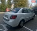 Белый Киа Рио, объемом двигателя 1.4 л и пробегом 158 тыс. км за 5800 $, фото 7 на Automoto.ua