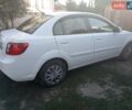 Белый Киа Рио, объемом двигателя 1.4 л и пробегом 191 тыс. км за 4600 $, фото 2 на Automoto.ua