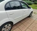 Белый Киа Рио, объемом двигателя 1.4 л и пробегом 250 тыс. км за 6100 $, фото 4 на Automoto.ua