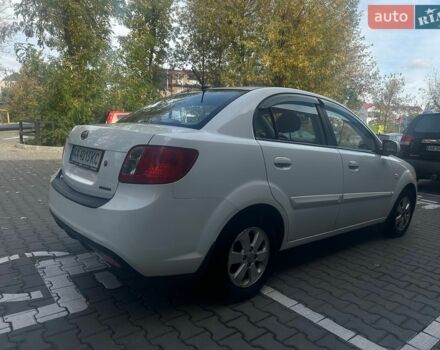 Белый Киа Рио, объемом двигателя 1.4 л и пробегом 158 тыс. км за 5800 $, фото 8 на Automoto.ua
