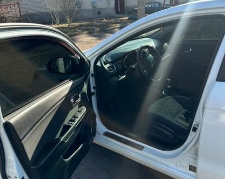 Білий Кіа Ріо, об'ємом двигуна 1.59 л та пробігом 221 тис. км за 6000 $, фото 8 на Automoto.ua