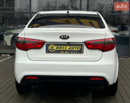 Белый Киа Рио, объемом двигателя 1.59 л и пробегом 150 тыс. км за 7100 $, фото 5 на Automoto.ua