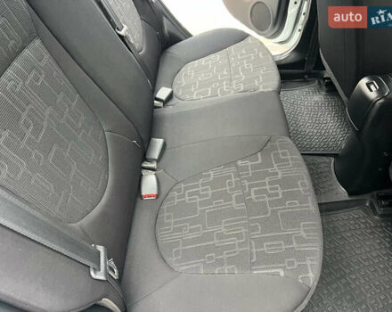 Белый Киа Рио, объемом двигателя 1.6 л и пробегом 42 тыс. км за 9700 $, фото 55 на Automoto.ua