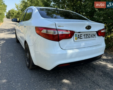 Білий Кіа Ріо, об'ємом двигуна 1.4 л та пробігом 96 тис. км за 8555 $, фото 8 на Automoto.ua