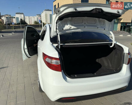 Белый Киа Рио, объемом двигателя 1.4 л и пробегом 118 тыс. км за 7500 $, фото 9 на Automoto.ua