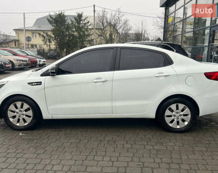 Белый Киа Рио, объемом двигателя 1.59 л и пробегом 150 тыс. км за 7100 $, фото 3 на Automoto.ua