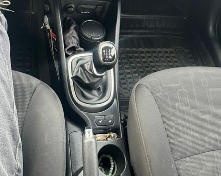 Белый Киа Рио, объемом двигателя 1.59 л и пробегом 262 тыс. км за 5700 $, фото 24 на Automoto.ua