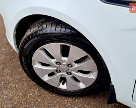 Белый Киа Рио, объемом двигателя 1.59 л и пробегом 159 тыс. км за 8800 $, фото 18 на Automoto.ua