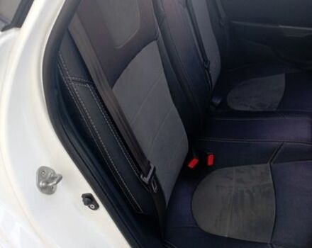 Білий Кіа Ріо, об'ємом двигуна 1.6 л та пробігом 150 тис. км за 7000 $, фото 16 на Automoto.ua