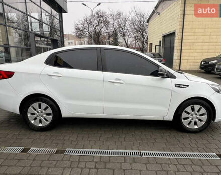Белый Киа Рио, объемом двигателя 1.59 л и пробегом 150 тыс. км за 7100 $, фото 7 на Automoto.ua