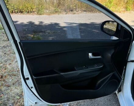 Белый Киа Рио, объемом двигателя 1.4 л и пробегом 129 тыс. км за 7500 $, фото 7 на Automoto.ua