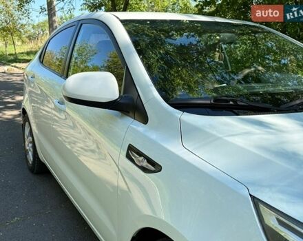 Белый Киа Рио, объемом двигателя 1.4 л и пробегом 131 тыс. км за 8999 $, фото 2 на Automoto.ua