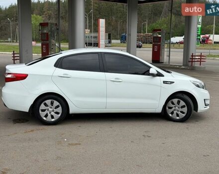Белый Киа Рио, объемом двигателя 1.4 л и пробегом 167 тыс. км за 7200 $, фото 5 на Automoto.ua