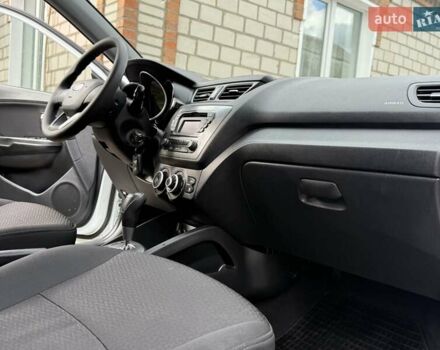 Белый Киа Рио, объемом двигателя 1.6 л и пробегом 82 тыс. км за 9600 $, фото 32 на Automoto.ua