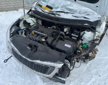 Белый Киа Рио, объемом двигателя 1.4 л и пробегом 175 тыс. км за 2800 $, фото 6 на Automoto.ua