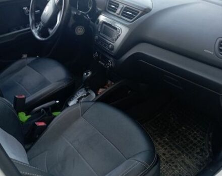 Білий Кіа Ріо, об'ємом двигуна 1.6 л та пробігом 150 тис. км за 7000 $, фото 11 на Automoto.ua