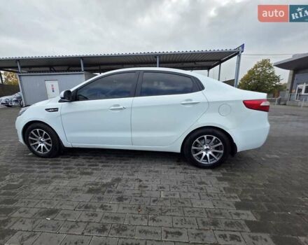 Белый Киа Рио, объемом двигателя 1.4 л и пробегом 288 тыс. км за 7000 $, фото 14 на Automoto.ua
