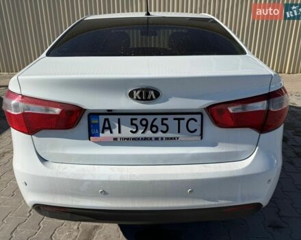 Білий Кіа Ріо, об'ємом двигуна 1.6 л та пробігом 235 тис. км за 7600 $, фото 3 на Automoto.ua
