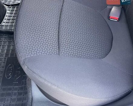 Білий Кіа Ріо, об'ємом двигуна 1.59 л та пробігом 48 тис. км за 10200 $, фото 27 на Automoto.ua