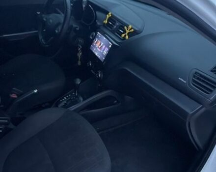 Білий Кіа Ріо, об'ємом двигуна 1.6 л та пробігом 163 тис. км за 5999 $, фото 20 на Automoto.ua