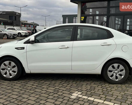 Белый Киа Рио, объемом двигателя 1.4 л и пробегом 200 тыс. км за 6900 $, фото 3 на Automoto.ua