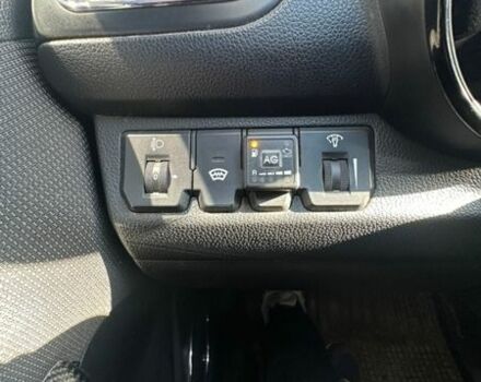 Білий Кіа Ріо, об'ємом двигуна 1.59 л та пробігом 221 тис. км за 6000 $, фото 14 на Automoto.ua