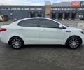 Белый Киа Рио, объемом двигателя 1.4 л и пробегом 288 тыс. км за 7000 $, фото 5 на Automoto.ua