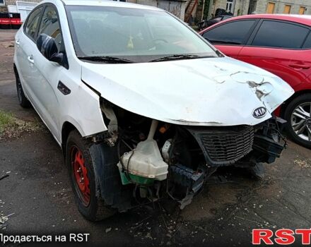 Білий Кіа Ріо, об'ємом двигуна 1.4 л та пробігом 289 тис. км за 3400 $, фото 1 на Automoto.ua