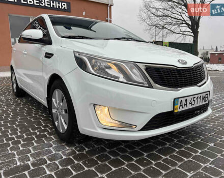 Белый Киа Рио, объемом двигателя 1.6 л и пробегом 42 тыс. км за 9700 $, фото 2 на Automoto.ua